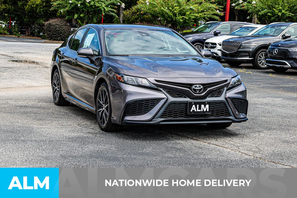 2022 Toyota Camry SE photo 4