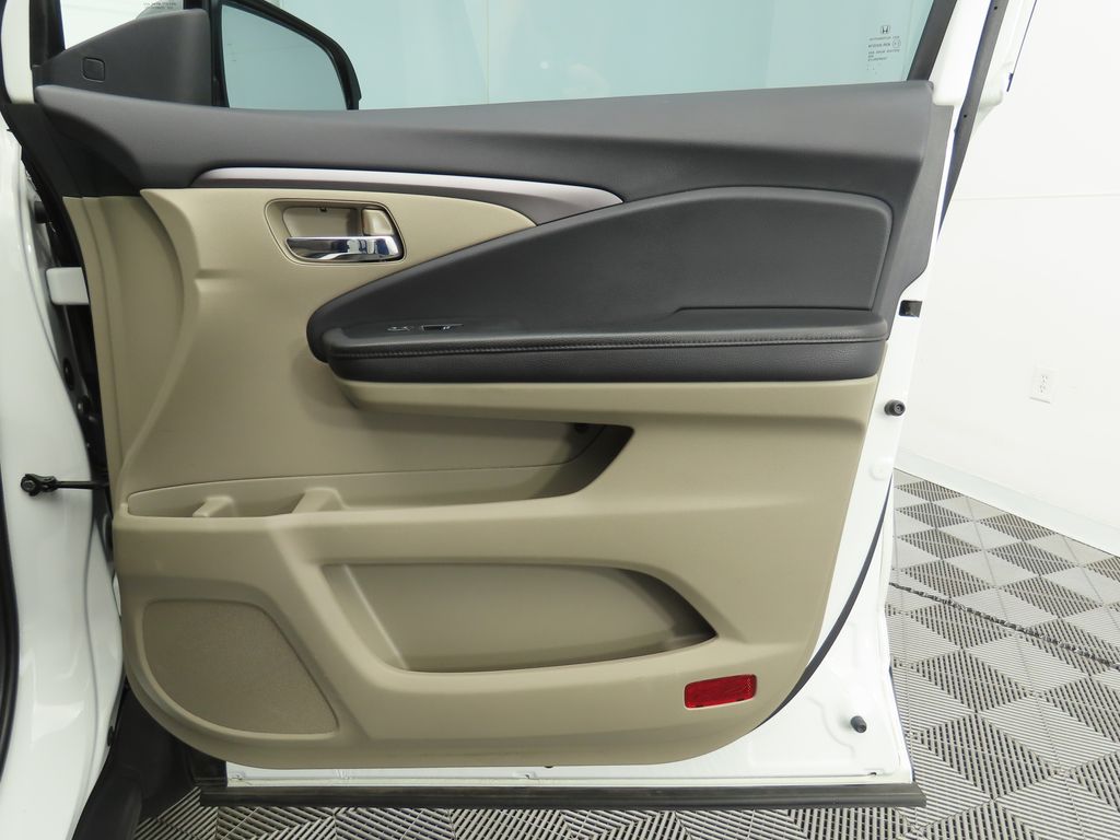 Thumbnail: 2021 Honda Pilot - 23