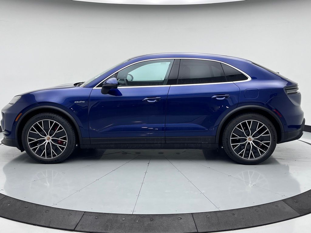 Thumbnail: 2025 Porsche Macan - 2