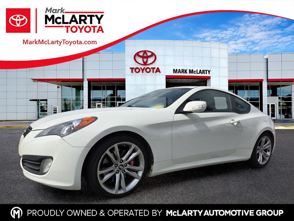 Karussell White 2012 Hyundai Genesis Coupe Coupe Rear-Wheel Drive 6-Speed Manual