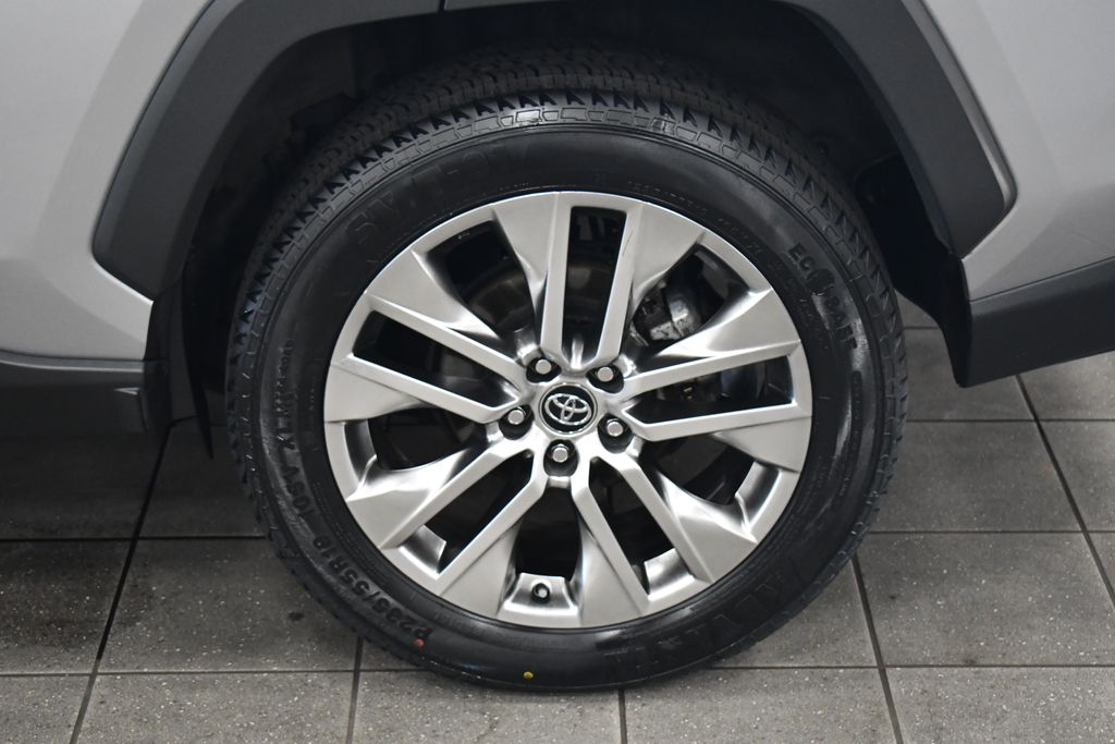 Thumbnail: 2021 Toyota RAV4 - 14