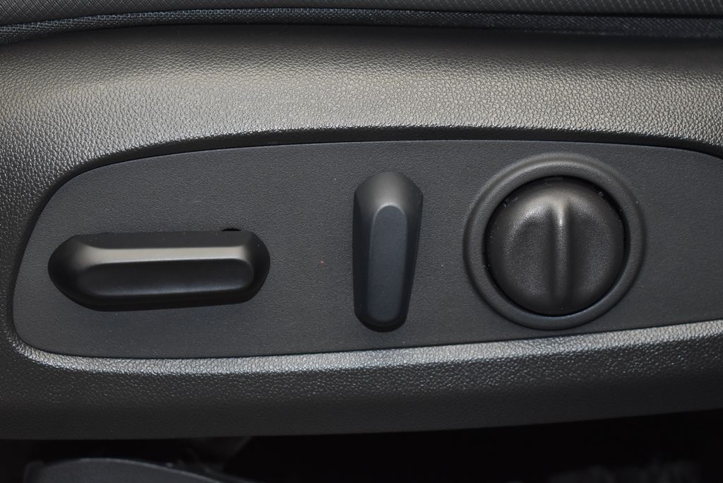 Thumbnail: 2023 Chevrolet TrailBlazer - 15