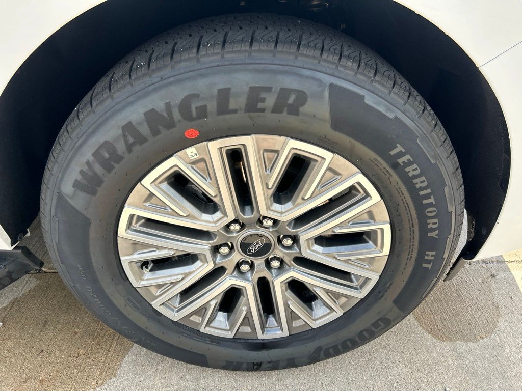 Used 2025 Ford Expedition SUV