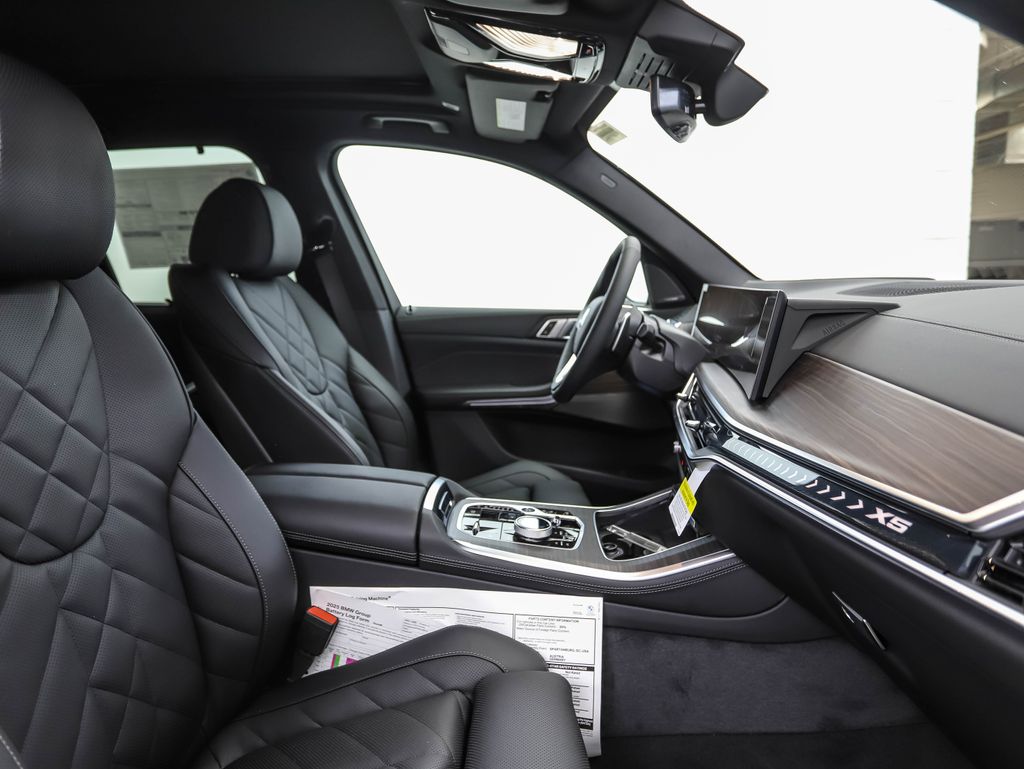 Thumbnail: 2026 BMW X5 - 30