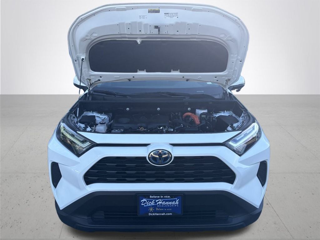 2023 Toyota RAV4 Hybrid LE