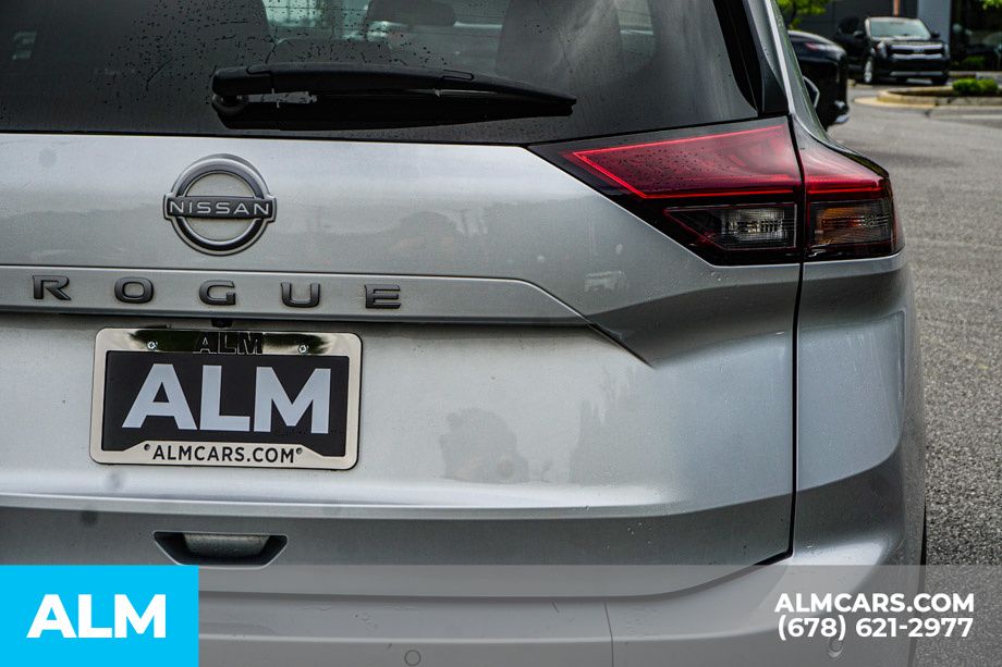 Used 2025 Silver Nissan SV image 12
