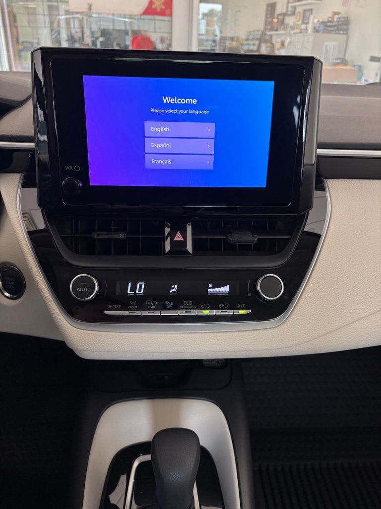 2026 Toyota Corolla LE - Photo 16