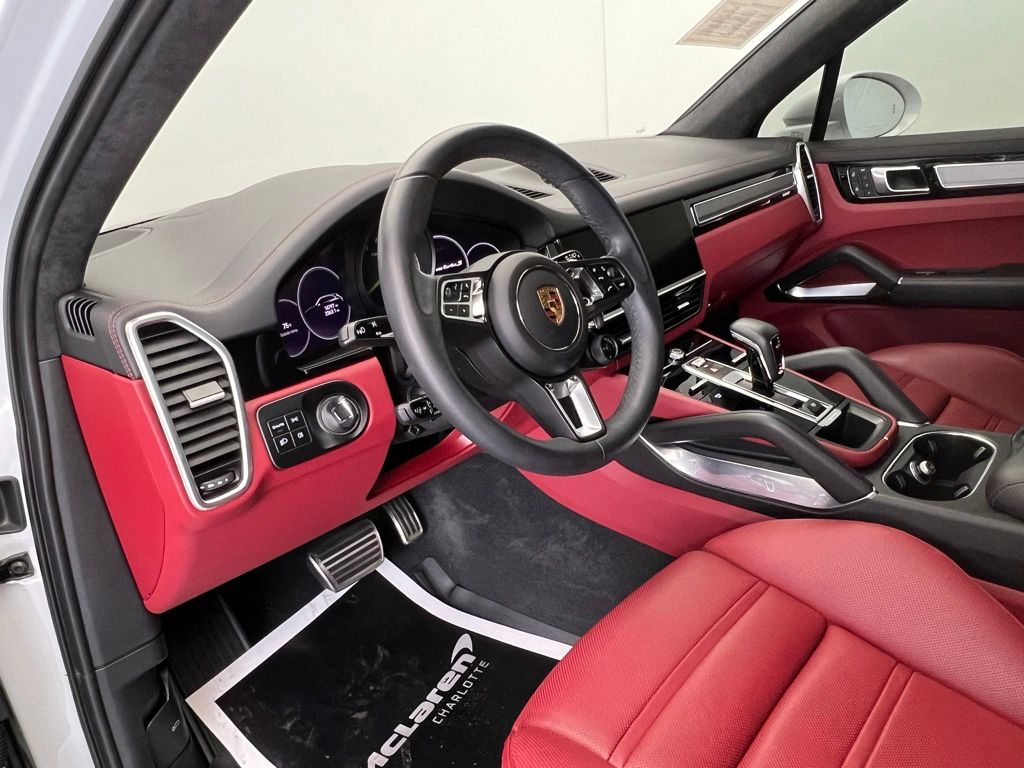 Thumbnail: 2023 Porsche Cayenne - 4