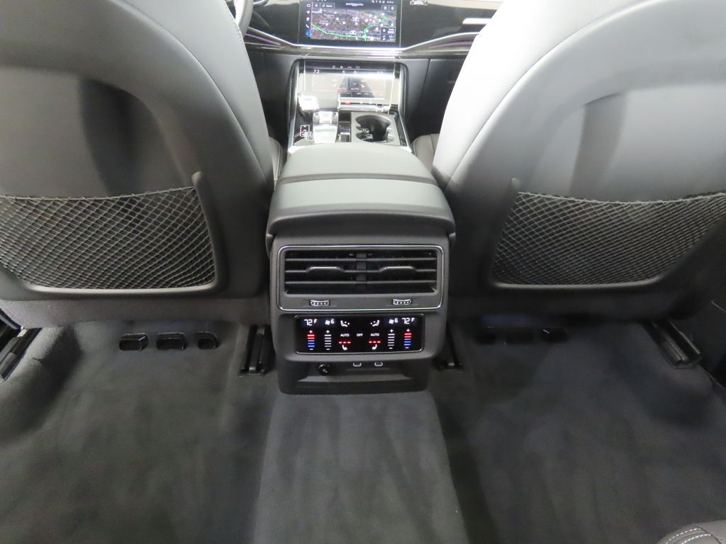 Thumbnail: 2025 Audi Q7 - 24