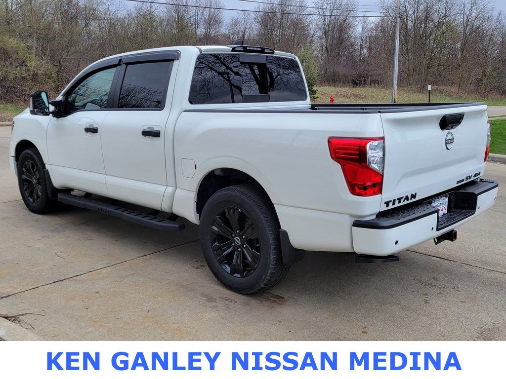 2023 Nissan Titan SV photo