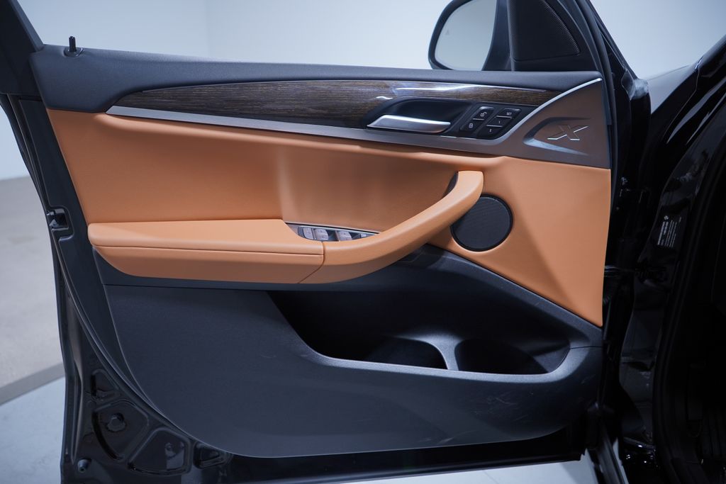 Thumbnail: 2022 BMW X3 - 16