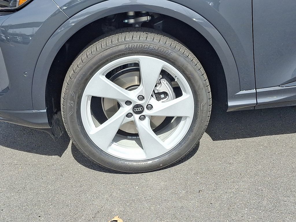 Thumbnail: 2026 Audi Q5 - 5