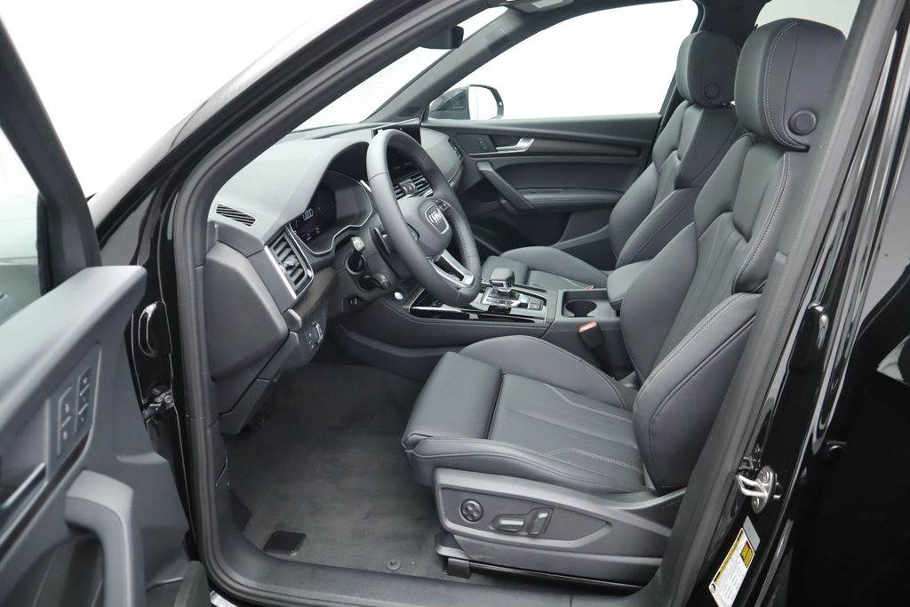 Thumbnail: 2025 Audi Q5 - 21