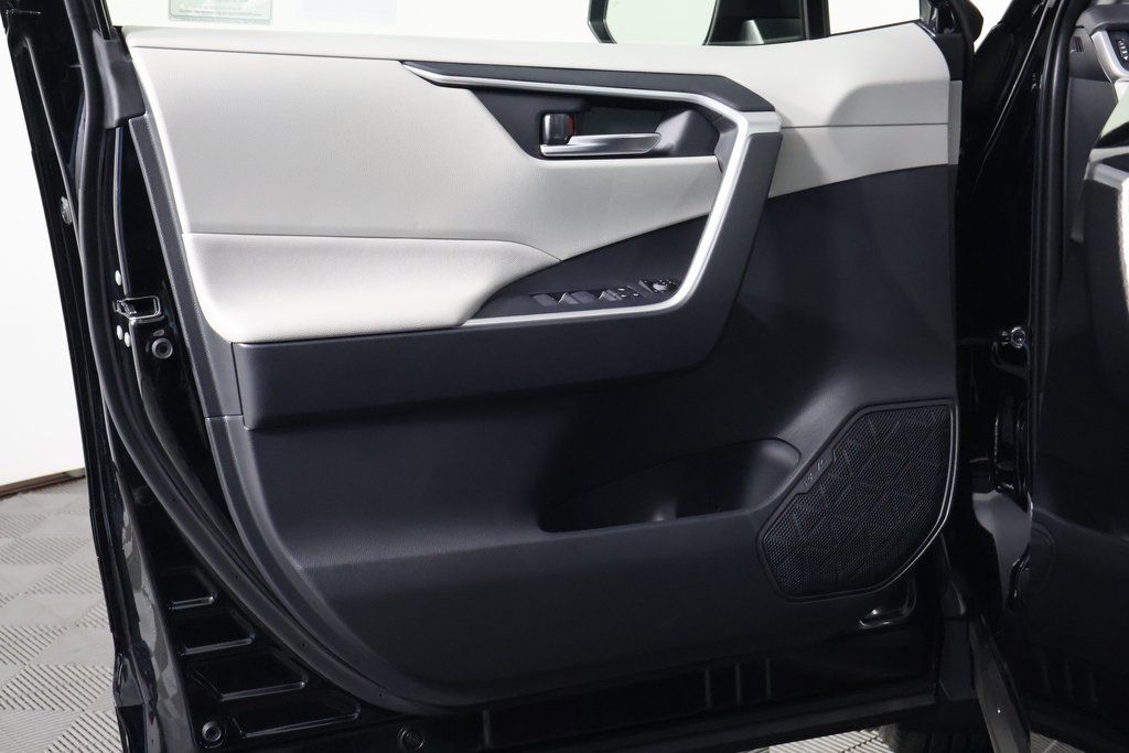 Thumbnail: 2025 Toyota RAV4 - 7