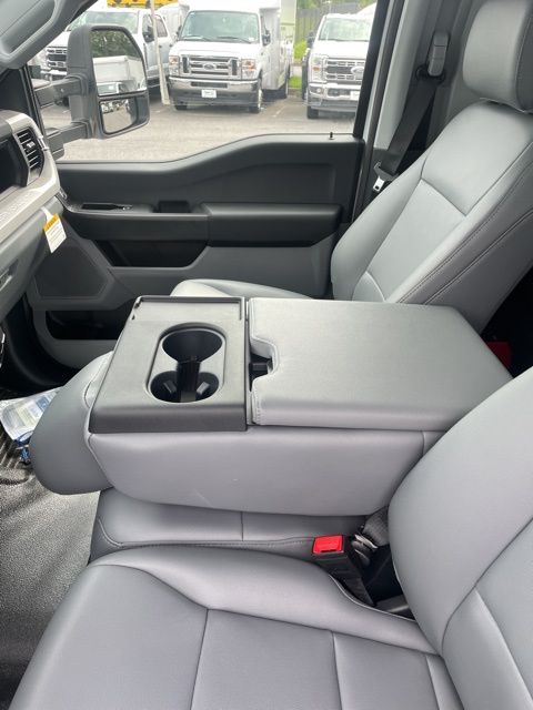 2025 Ford F-550 Chassis XL