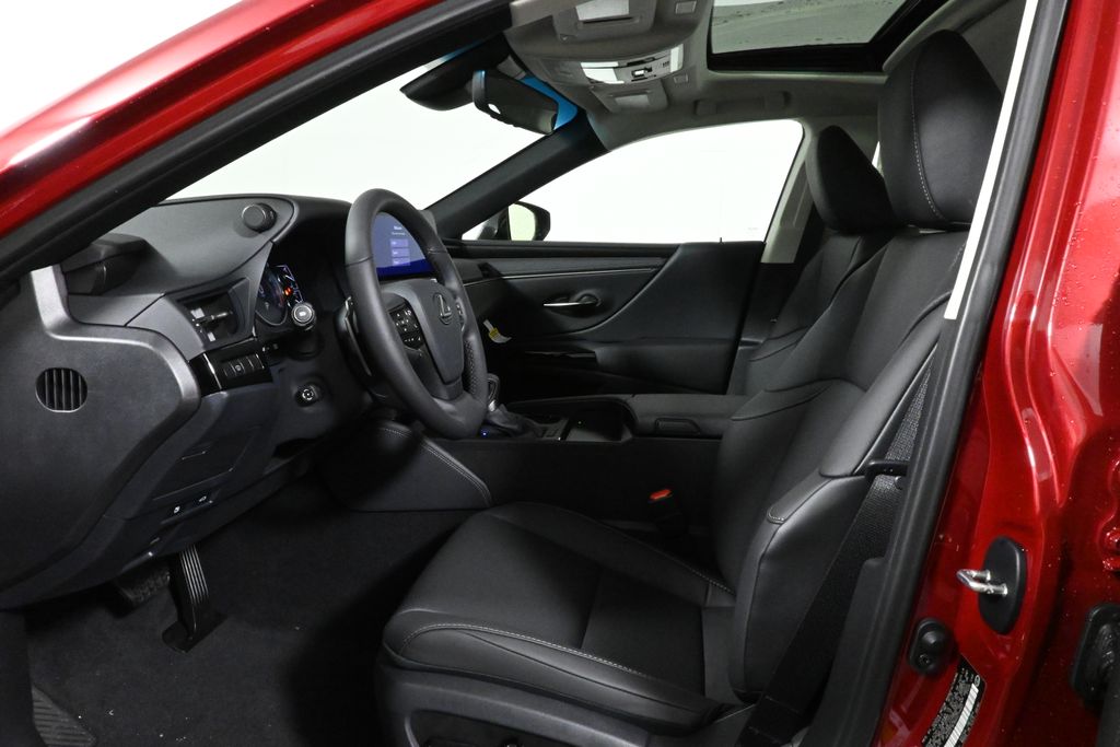 Thumbnail: 2025 Lexus ES - 3