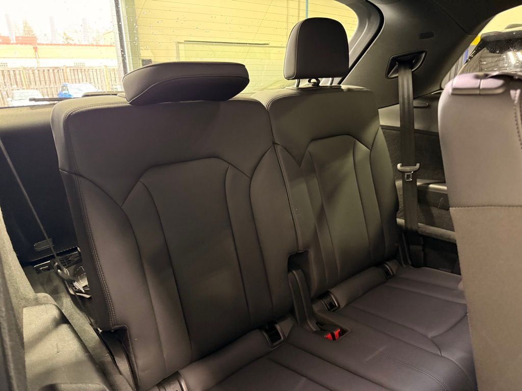 Thumbnail: 2023 Audi Q7 - 28