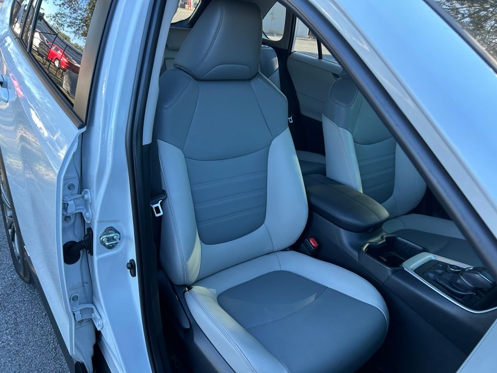 Thumbnail: 2024 Toyota RAV4 - 15