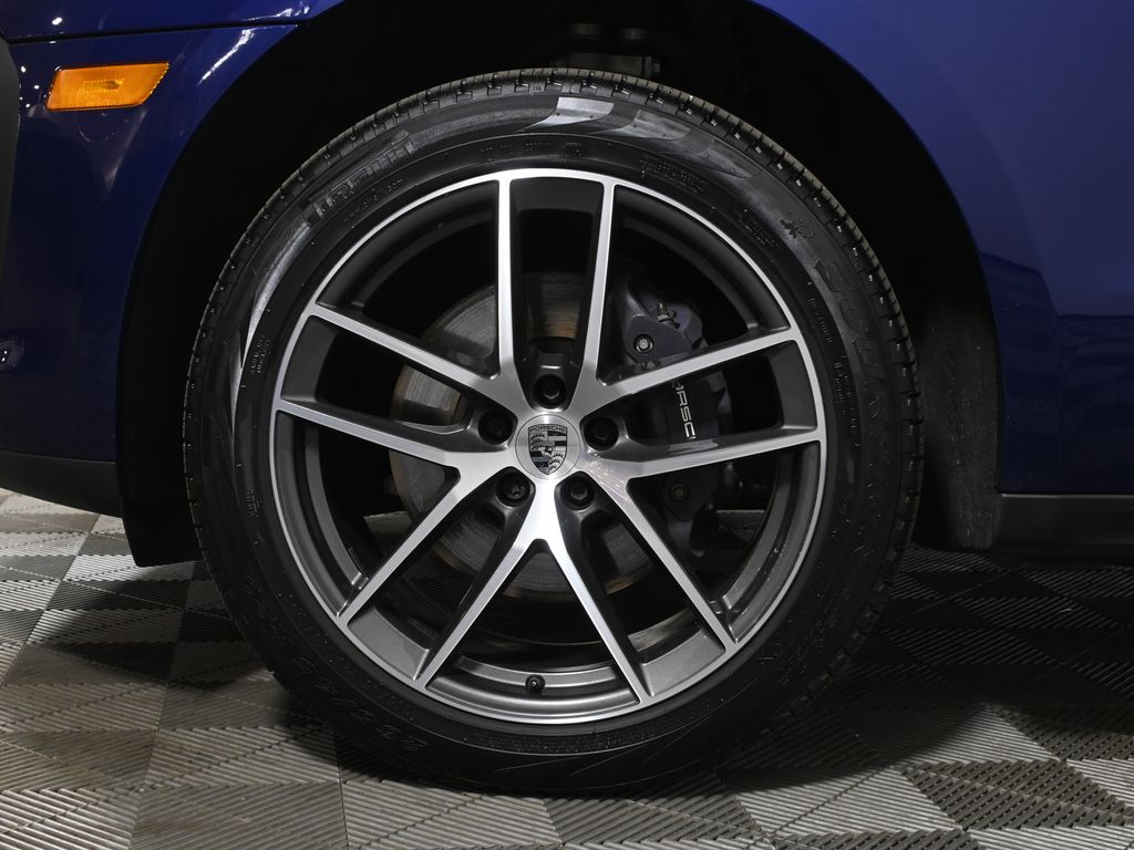 Thumbnail: 2025 Porsche Macan - 12