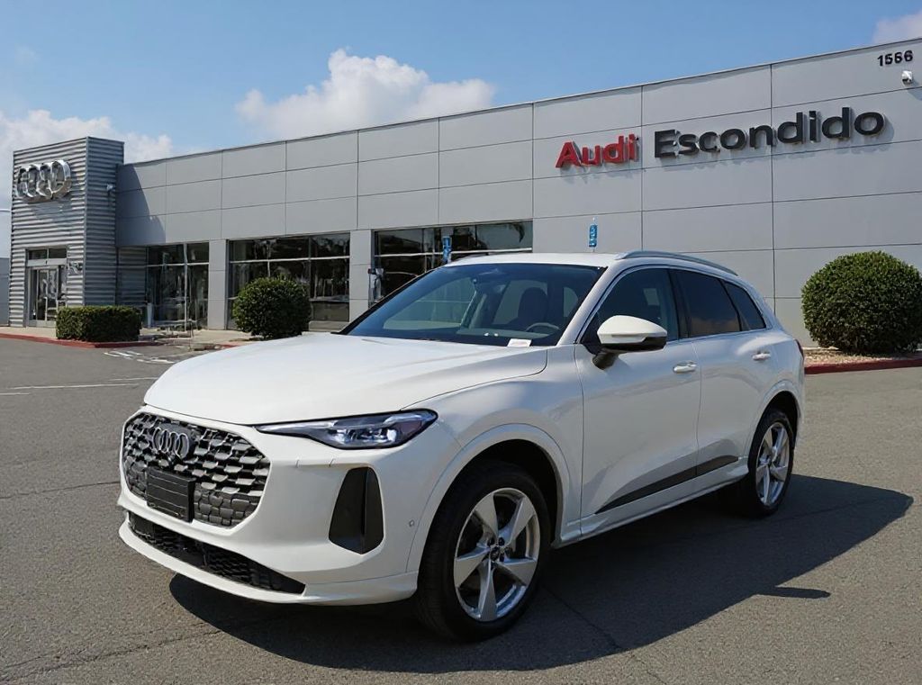Thumbnail: 2025 Audi Q5 - 1