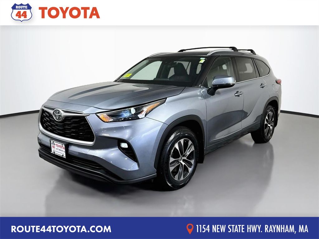 Moon Dust 2022 Toyota Highlander SUV / Crossover All-Wheel Drive 8-Speed Automatic