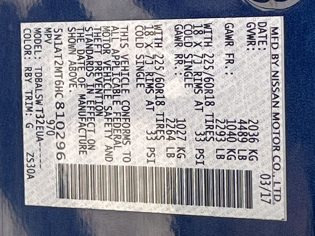 Used 2017 Blue Nissan SL image 31