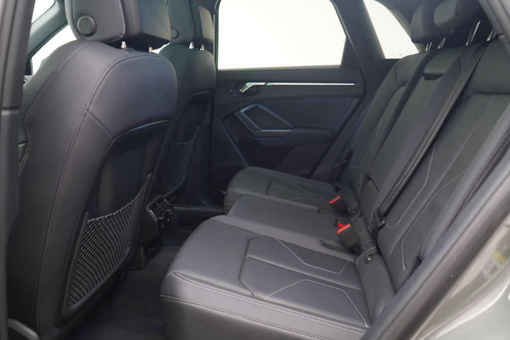 Thumbnail: 2023 Audi Q3 - 7