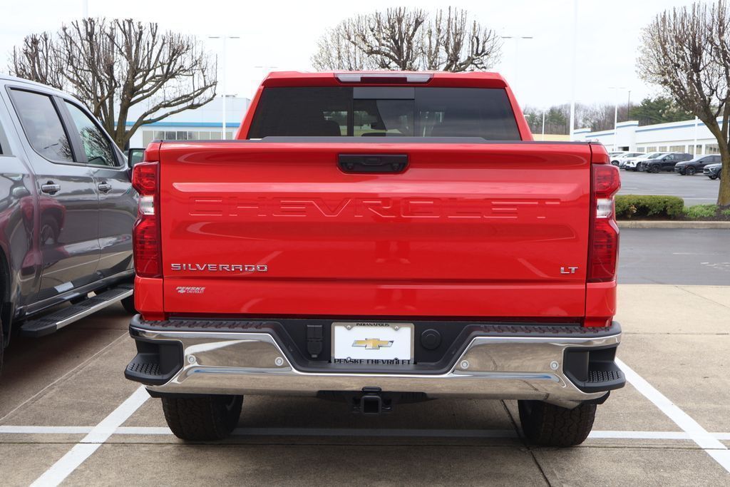 View vehicle photo 5