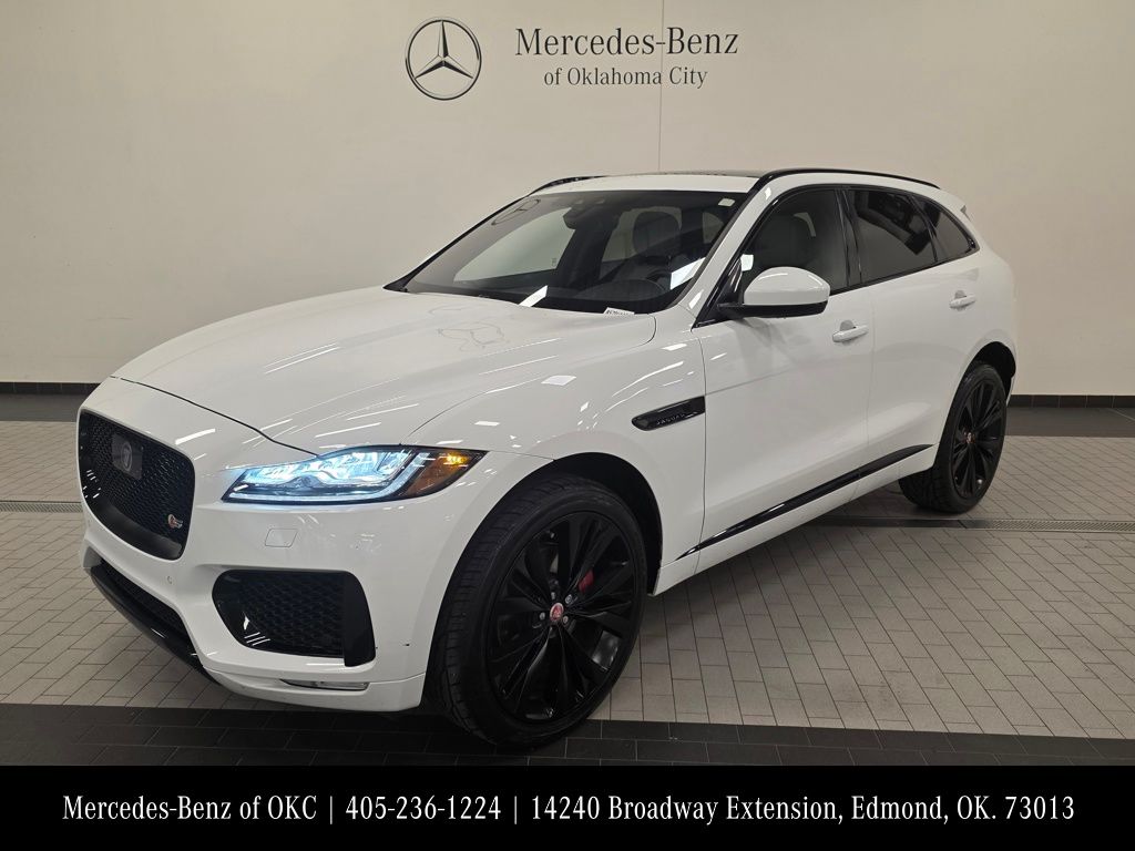 2020 Jaguar F-Pace S's photo