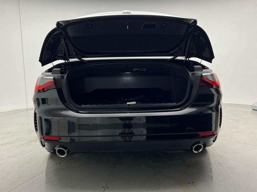 Thumbnail: 2026 BMW 4 Series - 9