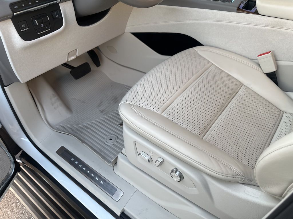 Used Car 2022 Cadillac Escalade  Sport Platinum For Sale Under $90,000 In Austin, Texas