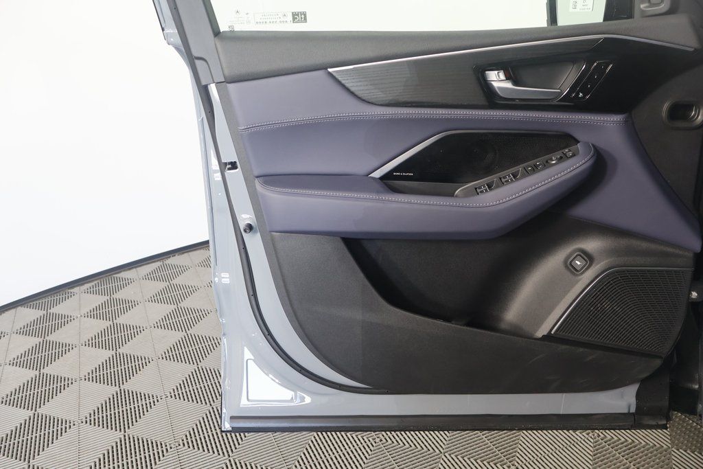 2025 Acura MDX Advance 7