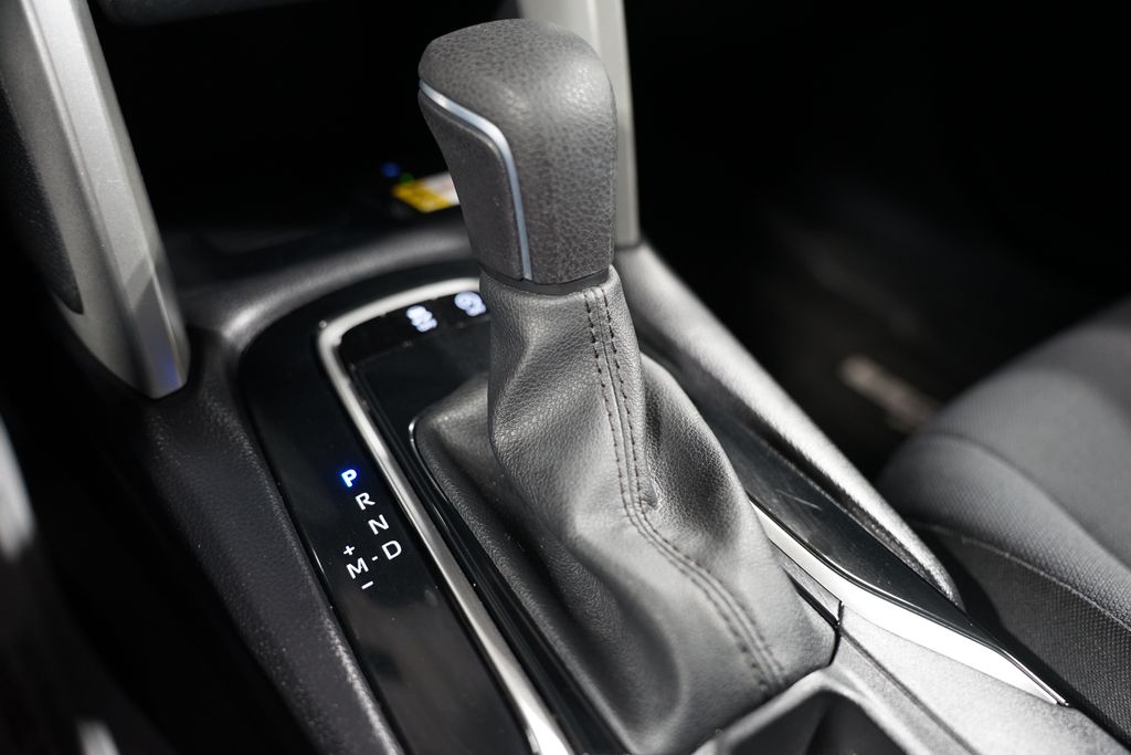 2022 Toyota Corolla Cross LE 20