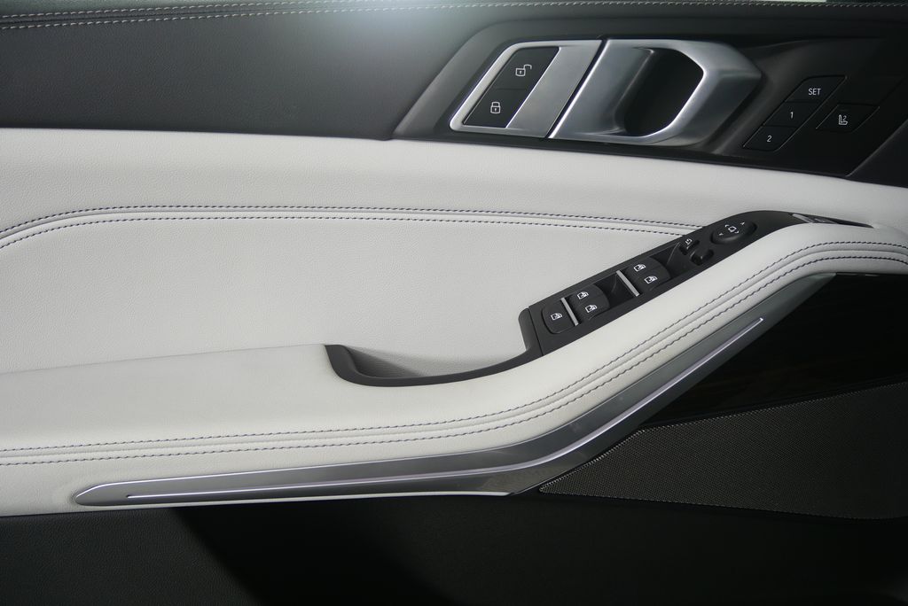 Thumbnail: 2025 BMW X5 - 8