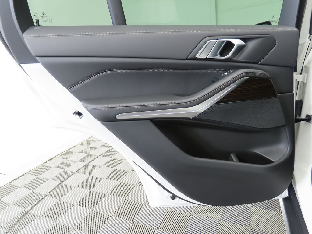 Thumbnail: 2026 BMW X5 - 25