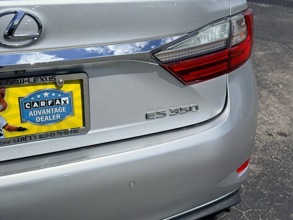 Thumbnail: 2018 Lexus ES - 13