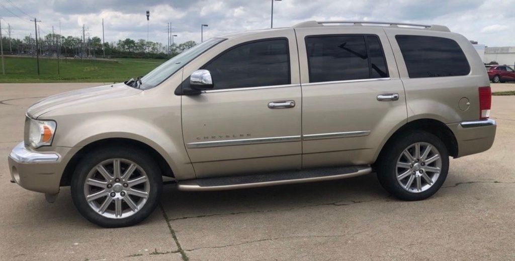 Light Sandstone Metallic Clearcoat/Black Vinyl Top 2008 Chrysler Aspen Limited 4WD SUV / Crossover Four-Wheel Drive 5-Speed Automatic