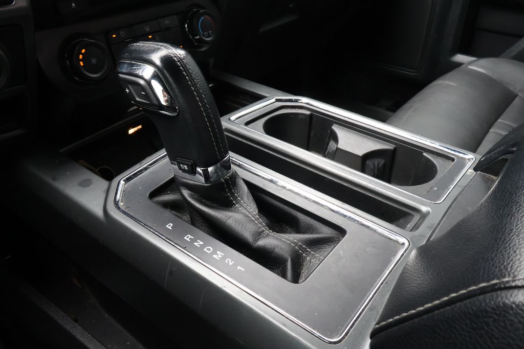2016 Ford F-150 XLT 26