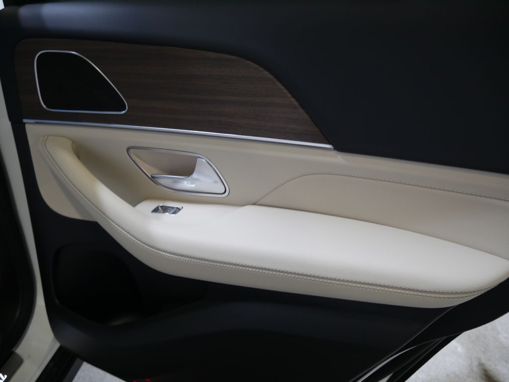 Thumbnail: 2026 Mercedes-Benz GLE - 32