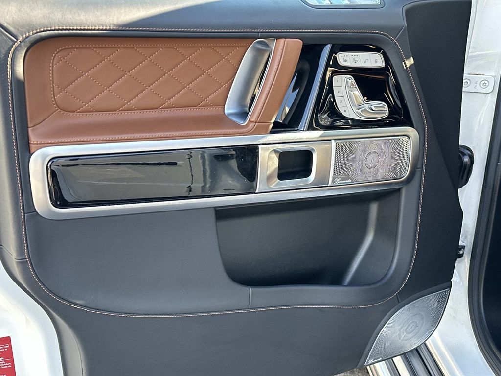 Thumbnail: 2021 Mercedes-Benz G-Class - 28