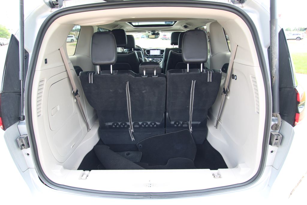 Used 2023 Chrysler Pacifica Hybrid Van