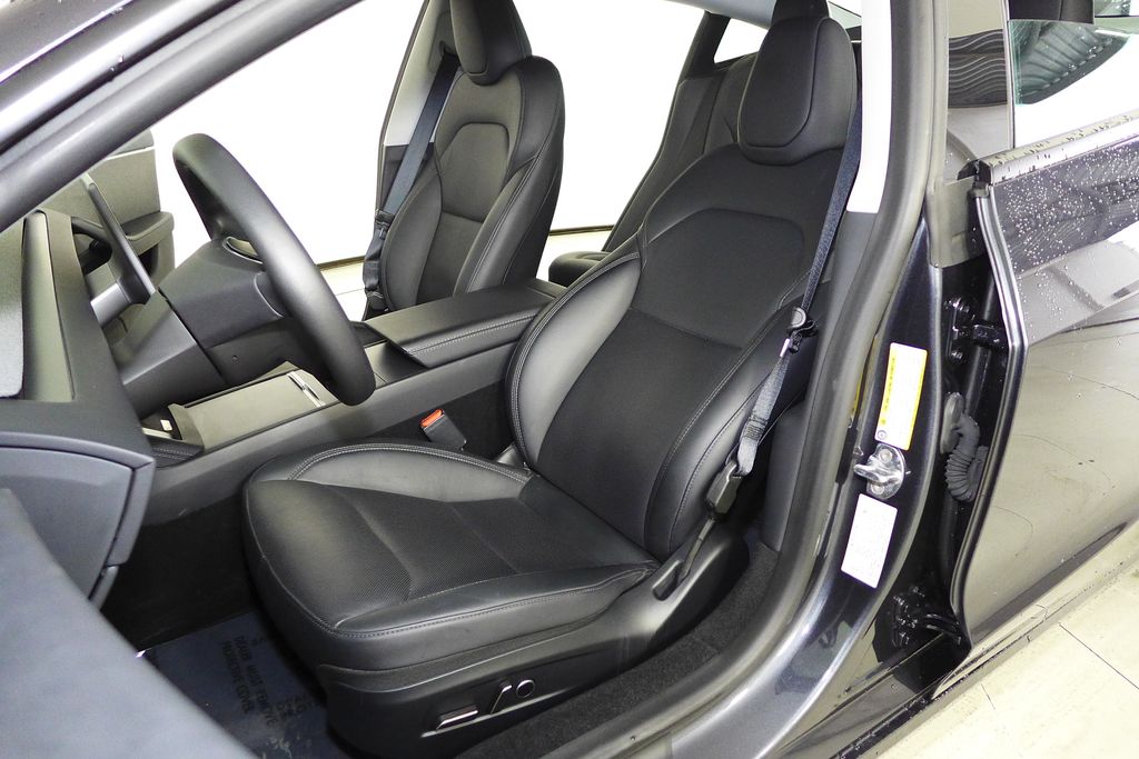 Thumbnail: 2025 Tesla Model 3 - 22