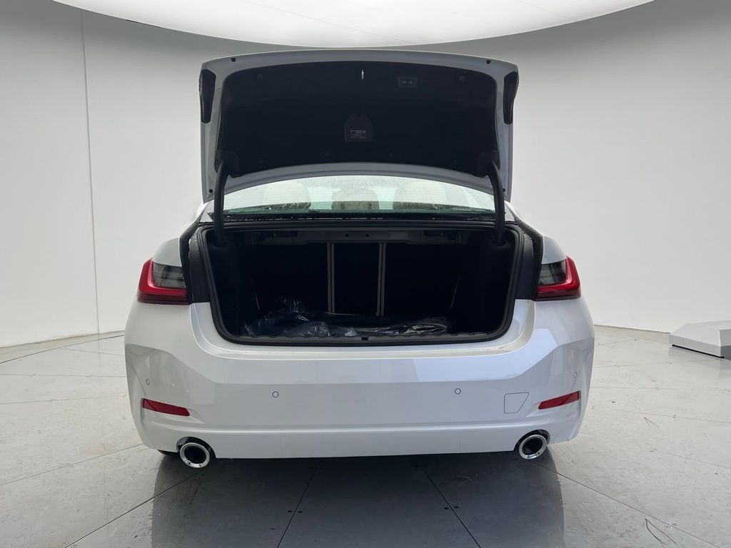 Thumbnail: 2026 BMW 3 Series - 5