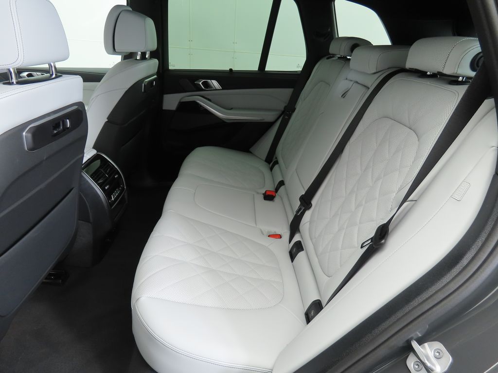 Thumbnail: 2026 BMW X5 - 21