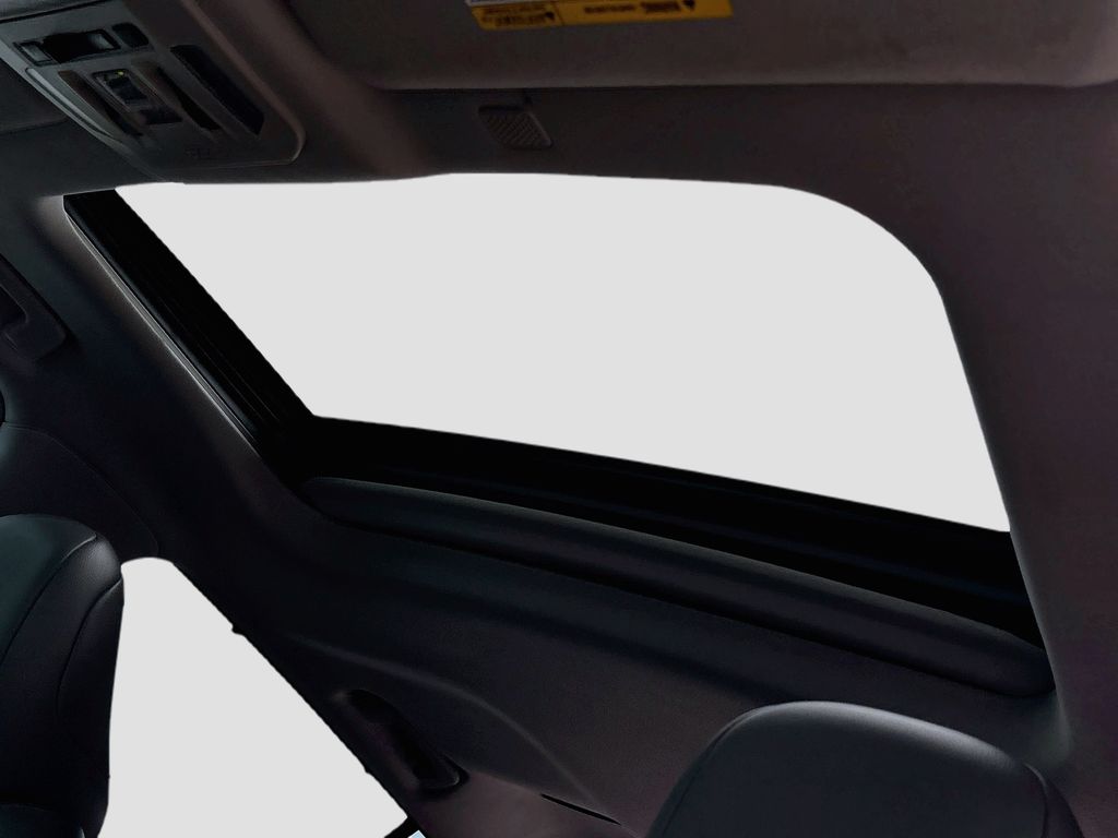 Thumbnail: 2022 Toyota Highlander - 18