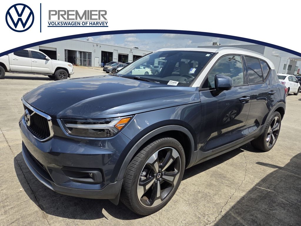 2021 Volvo XC40 T5 Momentum AWD