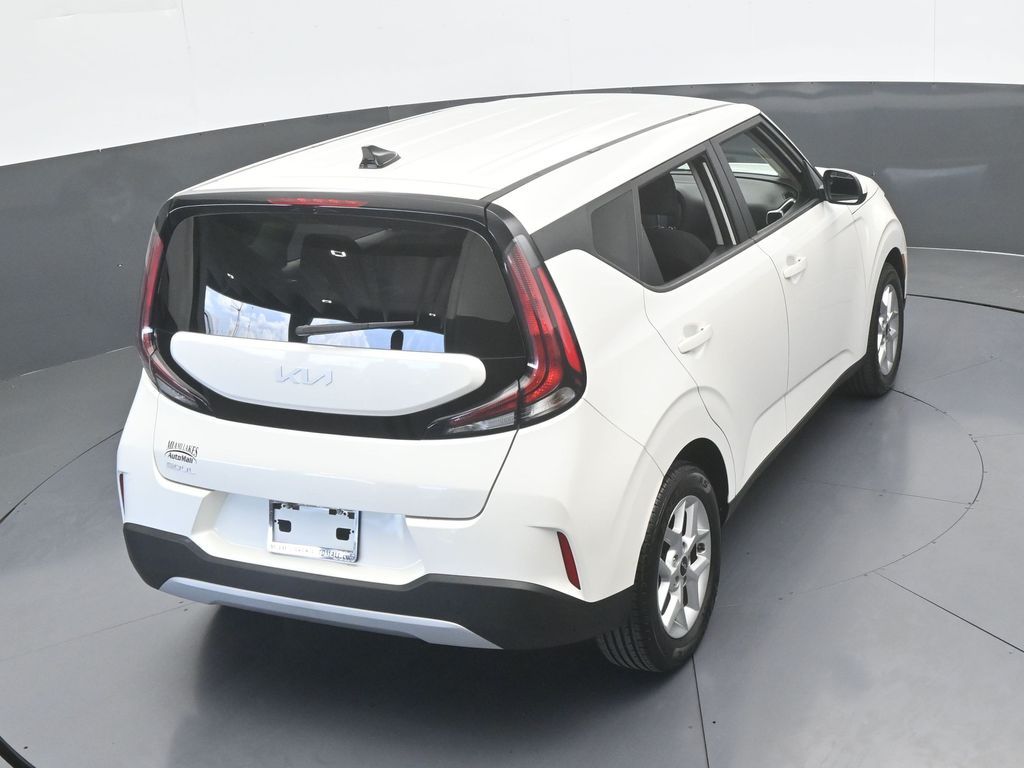 Used 2024 Snow White Pearl Kia LX image 46