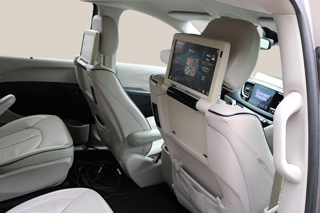 Used Car 2018 Chrysler Pacifica Hybrid  Limited For Sale Under $20,000 In Austin, Texas