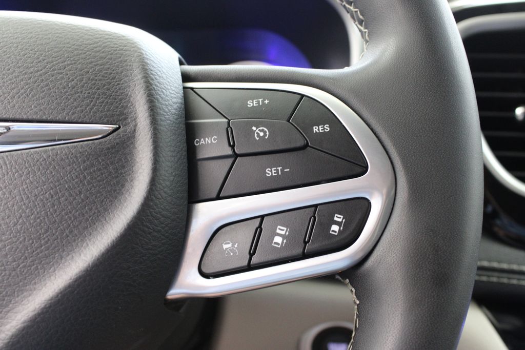 used 2023 Chrysler Pacifica Hybrid car, priced at $24,999