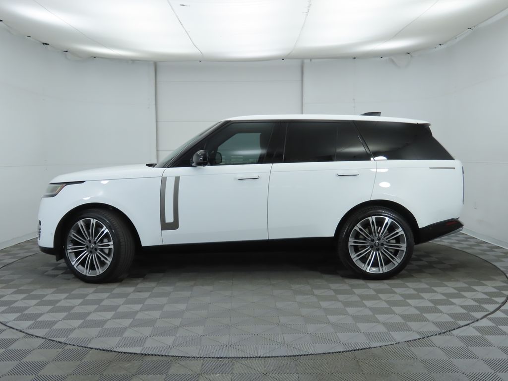 2024 Land Rover Range Rover SE 8